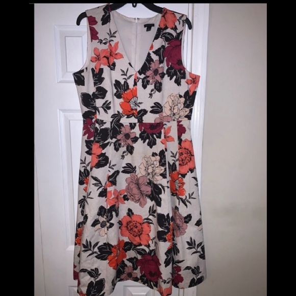 LOFT Dresses & Skirts - NWOT, LOFT Dress, Size 12